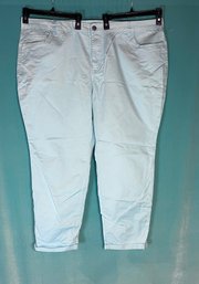 NEW WITH TAGS AVENUE  PASTEL TEAL COTTON STRETCH ANKLE LENGTH JEANS PANTS SIZE 26 (PLUS SIZE)