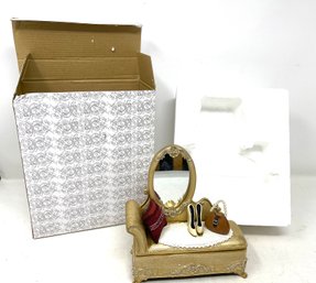 JUST IN TIME FOR GIFT SEASON! AWESOME VANITY STATUE JEWELRY BOX IN ORIGINAL BOX