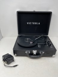 NEAR MINT VICTROLA BLACK VSC-550BT PORTABLE SUITCASE TURNTABLE RECORD PLAYER