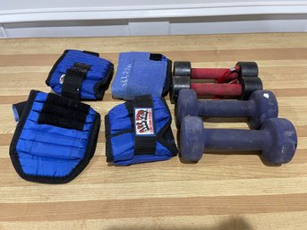 FITNESS FINESSE : LOT OF 6 DUMBELLS / VELCRO CLOSING WEIGHTS FOR WALKING