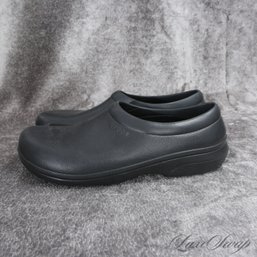 #20 THE ONES EVERYONE WANTS! MENS CROCS ALL BLACK SHOES NEAR MINT SIZE 13