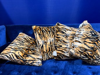 BRAND NEW WITH TAGS LOT X4 SOFT PLUSH FLEECE TIGER PRINT 20 X 20' THROW PILLOWS