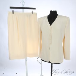 GORGEOUS AND NEAR MINT CARLISLE EGGSHELL OFF WHITE 100 PERCENT SILK CLASSIC SKIRT SUIT 12
