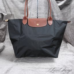 BRAND NEW WITH TAGS UNUSED AND MOST WANTED LONGCHAMP PARIS 'LE PLIAGES' BLACK MICROFIBER COLLAPSIBLE HAND BAG