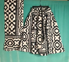 New With Tags White And Black Bold Print Cotton Pleated Skirt With Matching Scarf Size (One Size)