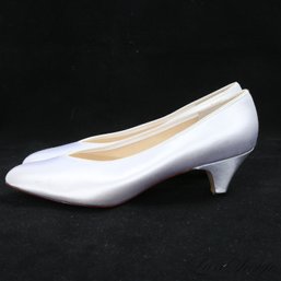 #8 DEADSTOCK BRAND NEW WITHOUT BOX VINTAGE 1980S DYABLES MADE IN USA WHITE SATIN LOW HEEL SHOES 11