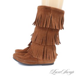 NEAR MINT AND ALL TIME ICONIC MINNETONKA SNUFF TOBACCO SUEDE TRIPLE TIERED FRINGED INDIAN MOCCASIN BOOTS 7