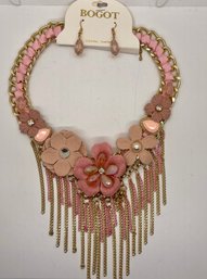 New With Tags Bogot Necklace And  Earring Set   Mauve Rose Pedal Pink Gold Tone Floral