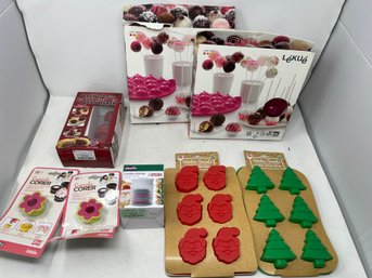 BAKE FOR VALENTINES DAY!! LARGE LOT OF BRAND NEW BAKING ACCESSORIES