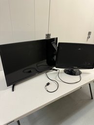 LOT OF 2 LARGE SAMSUNG SCREEN / MONITORS INCLUDING B2330 SYNCMASTER 22' LED LCD AND ONE REMOTE