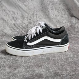KICK A SKATEBOARD BEAT! ALL TIME ICONIC VANS OFF THE WALL BLACK CANVAS LACE UP SNEAKERS 7 WOMENS