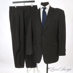INCREDIBLY EXPENSIVE AND NEAR MINT MENS ARMANI COLLEZIONI MADE IN ITALY DARK GREY PINSTRIPED SUIT 40 R