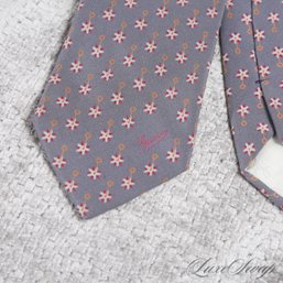 AMAZING VINTAGE GUCCI MADE IN ITALY SMOKE GREY SILK MENS TIE WITH STAR PENDANT MOTIF