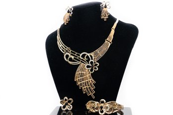Gold Tone Jewelry Set: Necklace Earrings Bracelet And Ring