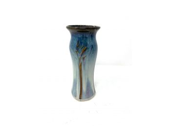 FANTASTIC HAND MADE ARTIST SIGNED CERAMIC GOLD ACCENTED BLUE GRADIENT VASE