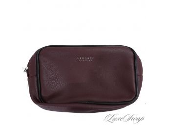 YOU LOVE THESE! NEAR MINT VERSACE PARFUMS BURGUNDY GRAINED LEATHERETTE GREEK KEY DETAIL STRAP DOPP KIT