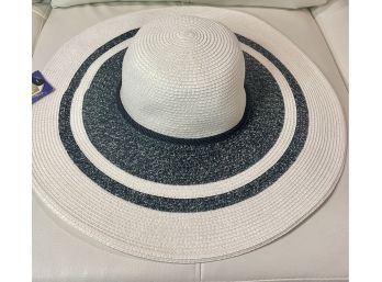 New With Tags Strawville 50UPF Protection White And Grey Paper Straw Summer Beach Hat