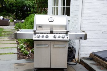 Napoleon LEX 485 Propane Grill