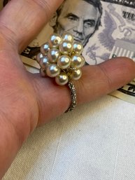 'pearl' Cluster Ring About A Size 6