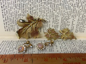 One Pin 2 Sets Of Gorgeous Vintage Earrings