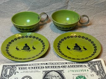 Two Plates With Cups (tin Vintage Children's Set).