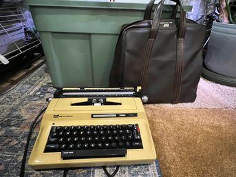 Vintage Smith-Corona Sterling Electric 12 Typewriter W/case