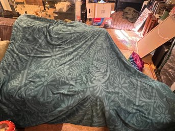 Teal Twin Sized Comforter