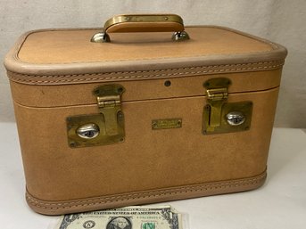 Absolutely Precious 1950s Traincase With Original Tray- See Description