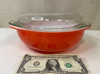 2 Quart Pyrex Covered Casserole Bright Red Excellent Condition