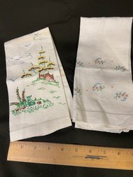 2 Vintage Embroidered Fingertip Towels