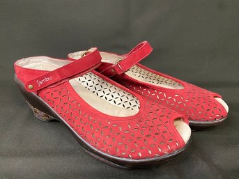 Size 11 Jambu Summer Shoes, Great Shape