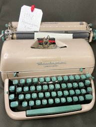 1957 Remington Riter Typewriter - Great Condition And Still Works