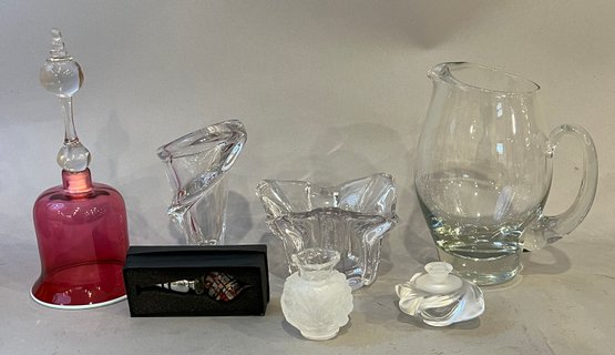 Seven Pieces Of Art Glass