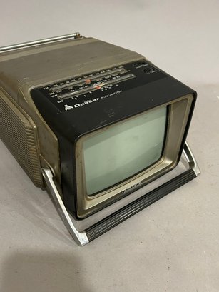 Quasar Portable Television, AC/DC Battery Model XP1774SJ