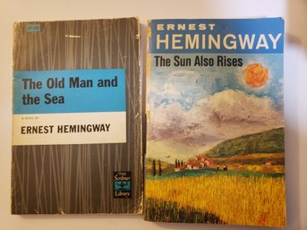 Set Of 2 Vintage Ernest Hemingway - Old Man & The Sea/Sun Also Rises PB