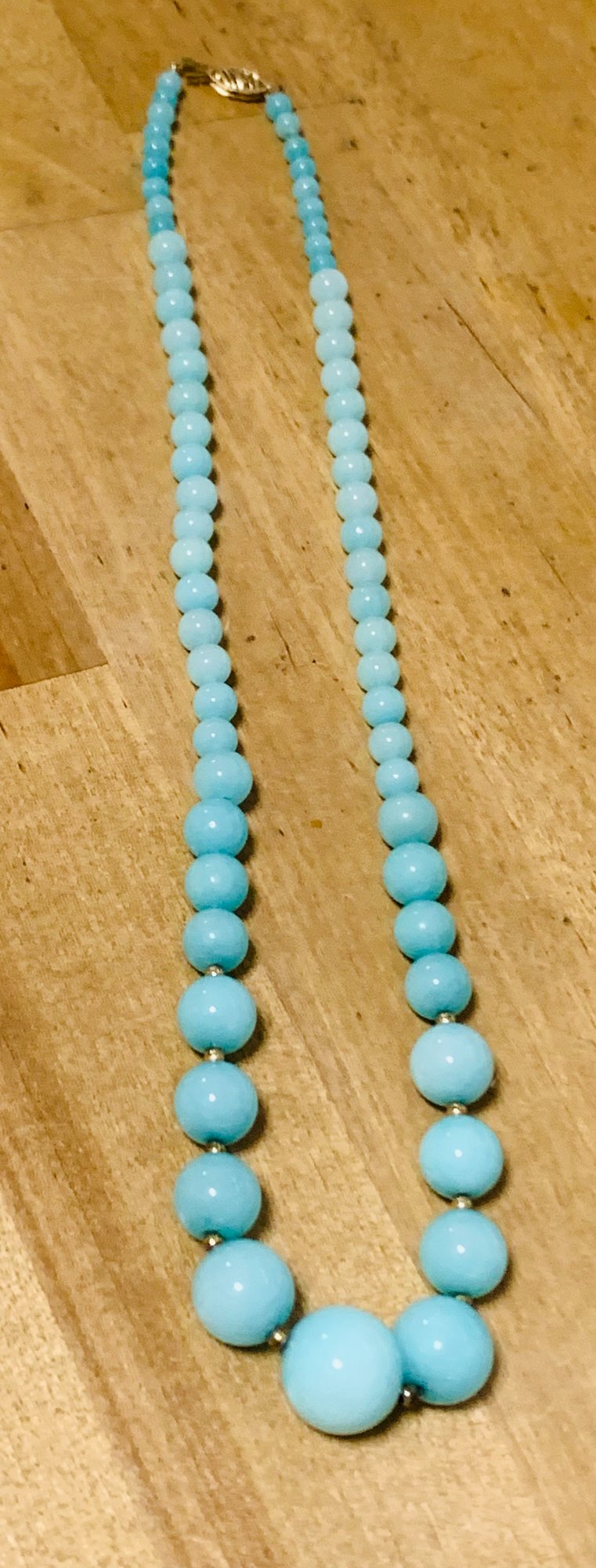 Dyed Chalcedony Beaded Necklace 14K Clasp #1453267 | Auctionninja.com