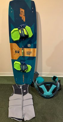 LIKE NEW Crazy Fly Kite Board, Kite, Belt And Boom Vest Life Jacket - S14