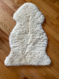 White Fur Rug - MB13