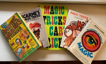 5 Magician Paperback Books - M22