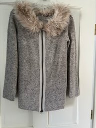 Removable Faux Fur Collared Sweater Size Small
