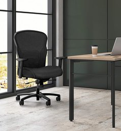 #121 HON Wave Mesh Big And Tall Executive Chair Knee-Tilt Adjustable Arms Black Fabric Seat HVL705