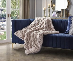#131 Inspired Home Antonia Luxuriously Soft Cascade Rabbit Faux Fur Blanket Knit Throw, 50'x60', Blush