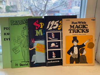 Five Magic Trick Instruction Paperback Books - M21