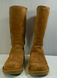 #63 Size 7 Tan Embroidered Uggs