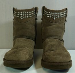 #65 Size 7 Brown  Uggs