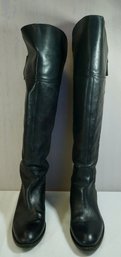 #72 Size 7 Vince Comuto Boots