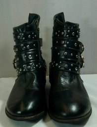 #74 Size 7 Boots