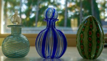 #282 Lot Of 3 Venetian Glass 2 Perfume Bottles & 1 Paperweight