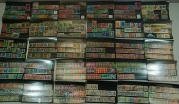 B6  Lot Of 30 US & Misc Stamps In 4 1/2 X 6  Sleeve