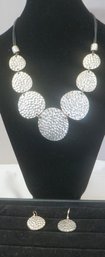 #114 Silvertone Fashion Necklace & Earrings